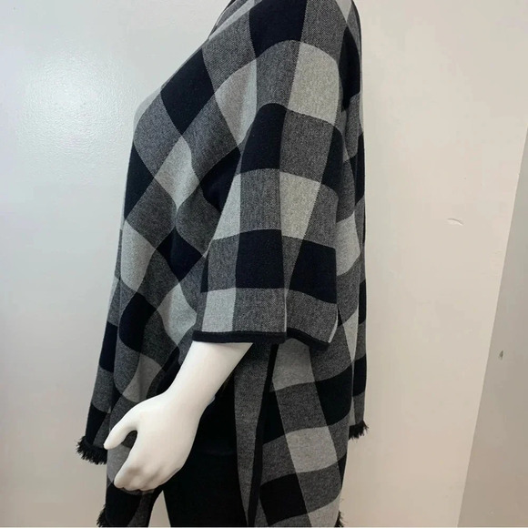 Kensie‎ Shaw Cardigan Woman One Size  Black Buffalo Plaid Open Fringe - Picture 2 of 10